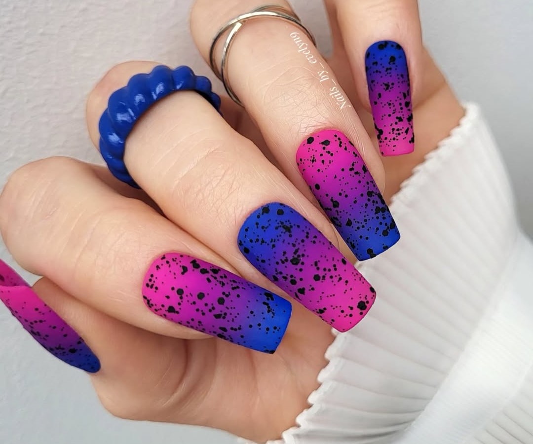 Unhas decoradas com degradê